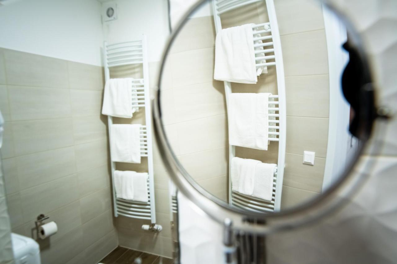 Elixir Panzio Bed & Breakfast Nyirbator Luaran gambar