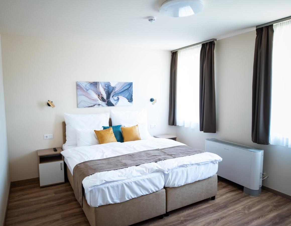 Elixir Panzio Bed & Breakfast Nyirbator Luaran gambar