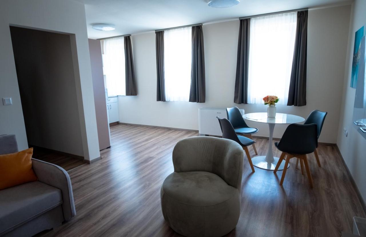 Elixir Panzio Bed & Breakfast Nyirbator Luaran gambar