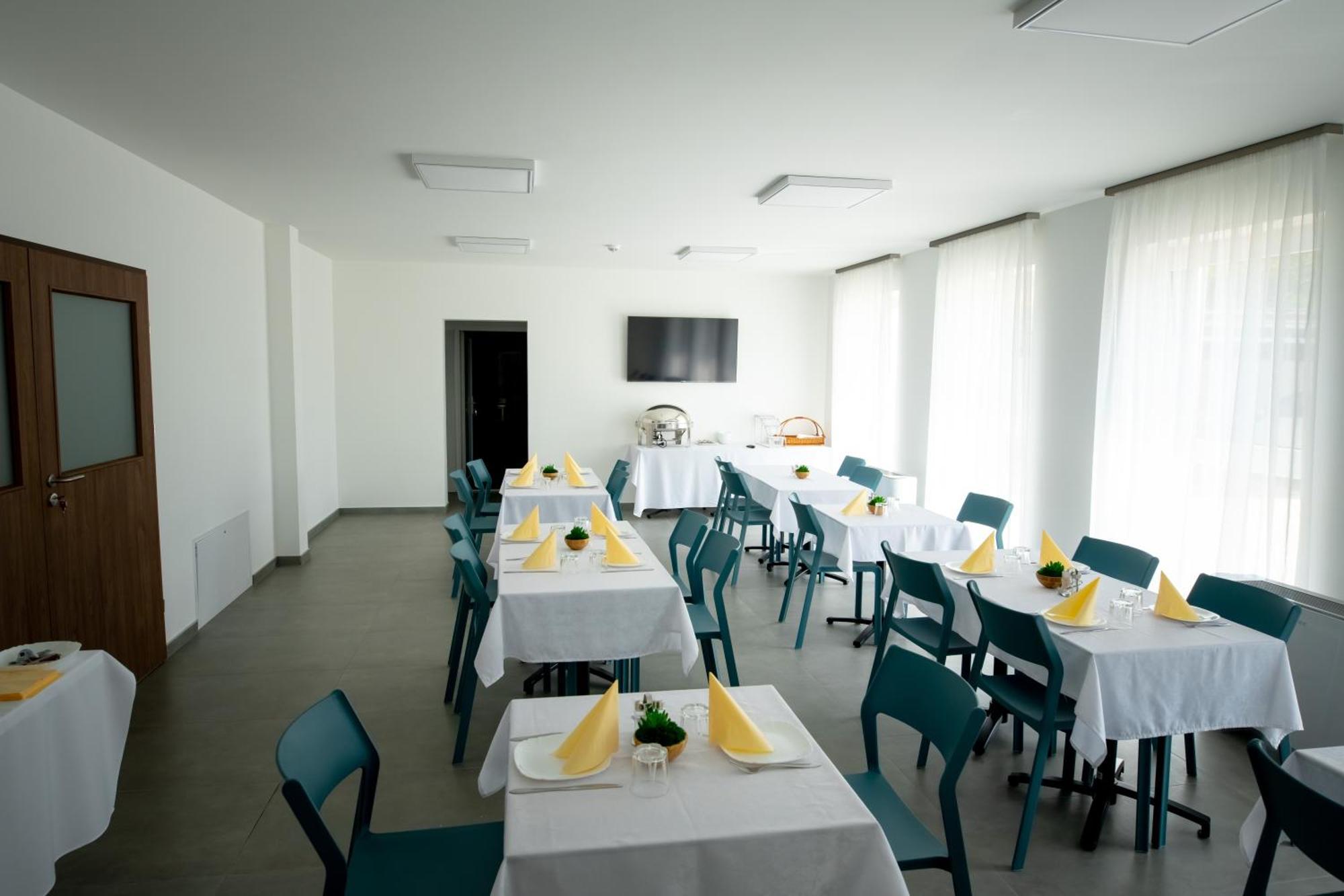Elixir Panzio Bed & Breakfast Nyirbator Luaran gambar